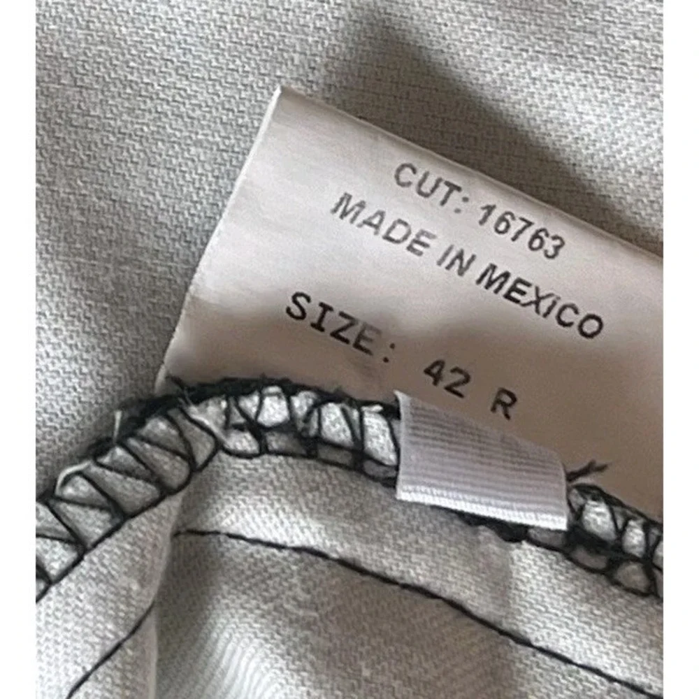 Berle Dress Pants Men's Size 42R Gray Wool Pleated Cuffed 31